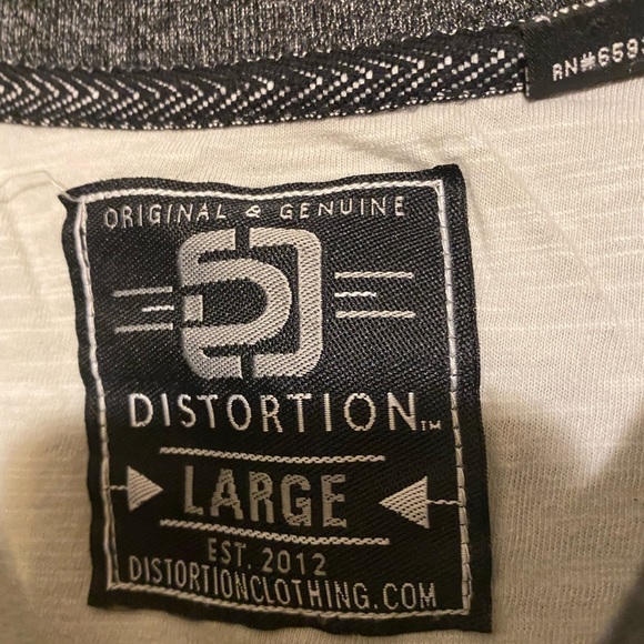 Distortion T Shirt - Picture 2 of 3